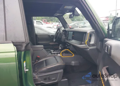 2023 Ford Bronco Badlands z USA, uszkodzony, nr VIN 1FMEE5DH1PLC07103